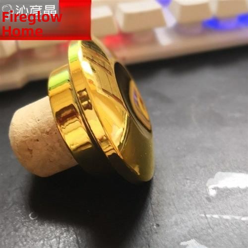 Wine Xo - Gold Plastic Sealed Cork for Whiskey